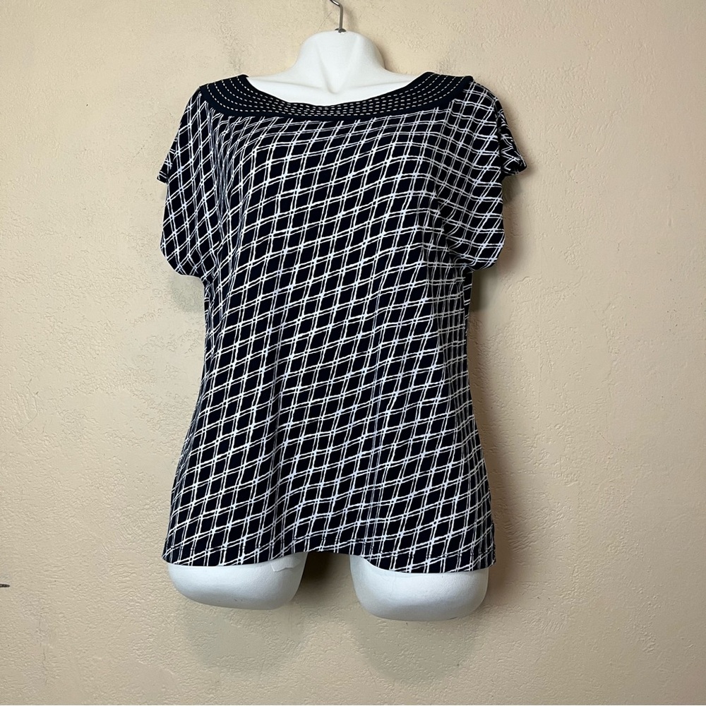 5/$25 George women short sleeve‎ black white stretch blouse size M 8/10